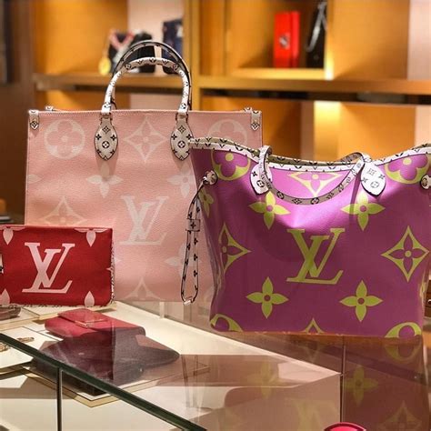 is it legal to purchase a replica designer bag